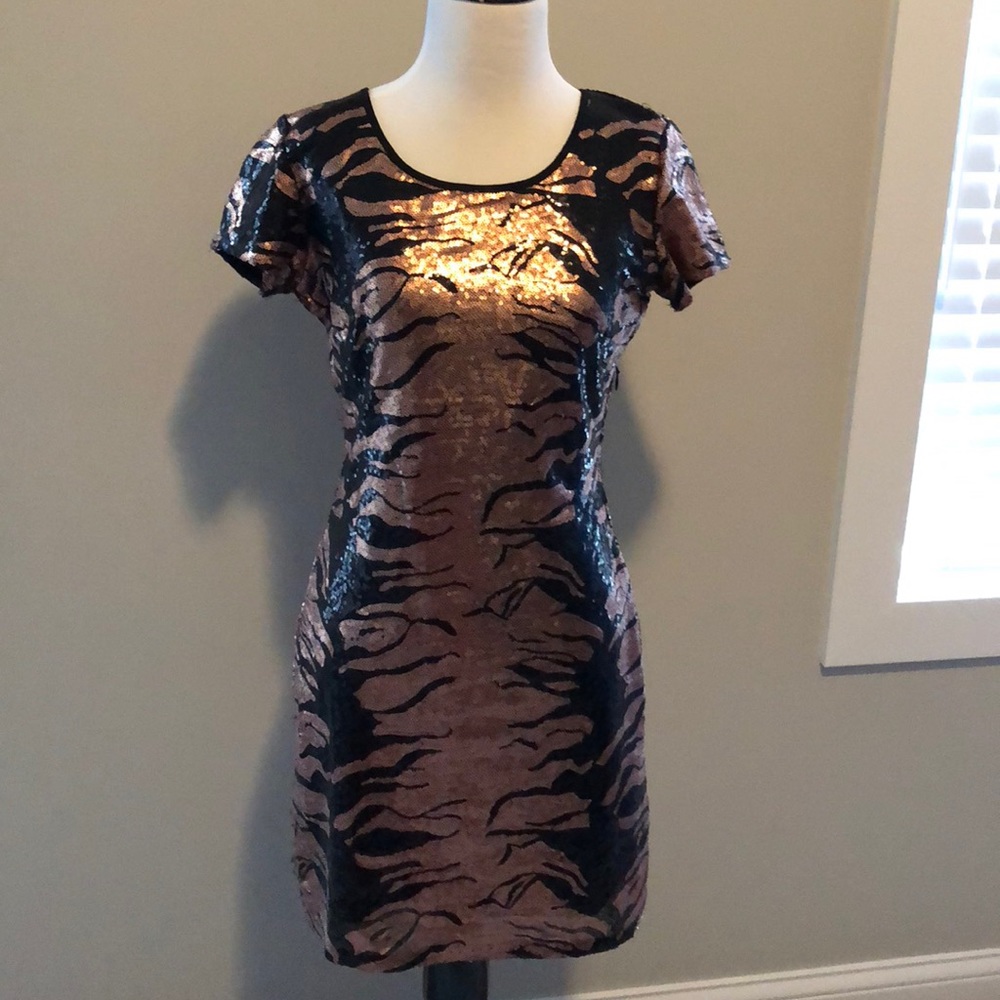 Upson Downes Women’s Night Out Dress!